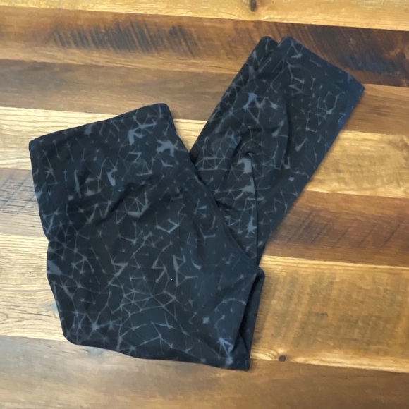 Lululemon tights, size 8 - Picture 3 of 6